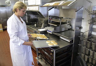 帶你偷窺國外麥當勞生產車間